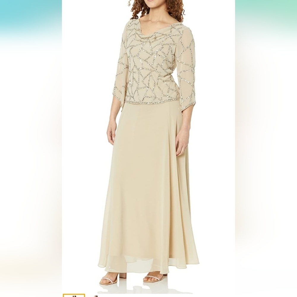 NWT 3/4 Sleeve Scallop Bodice Gown